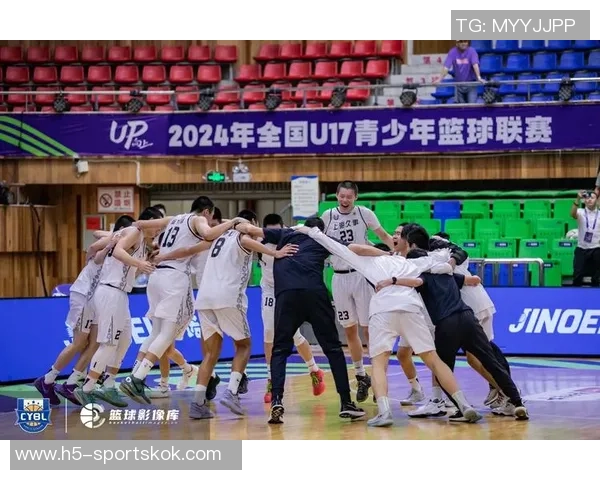 上海海港U17在青少年精英联赛第二阶段取得第四名成绩展现出色表现